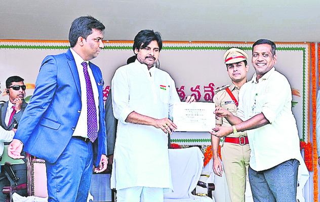 జిల్లా స్థాయి పురస్కార గ్రహీతలు7