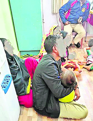 పోలీసుల అదుపులో  అక్రమ వలసదారులు1