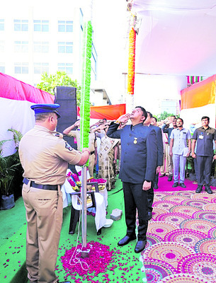 దేశ అభివృద్ధిలో రైల్వేశాఖది కీలక పాత్ర 1