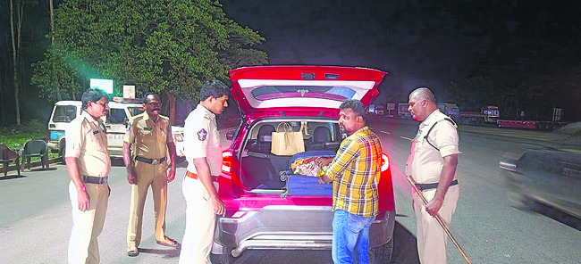 పోలీసుల స్పెషల్‌ డ్రైవ్‌ 1