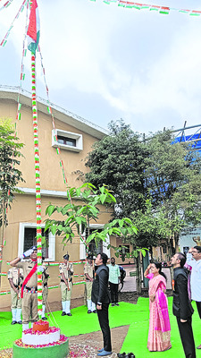 వీరుల త్యాగాలు చిరస్మరణీయం9