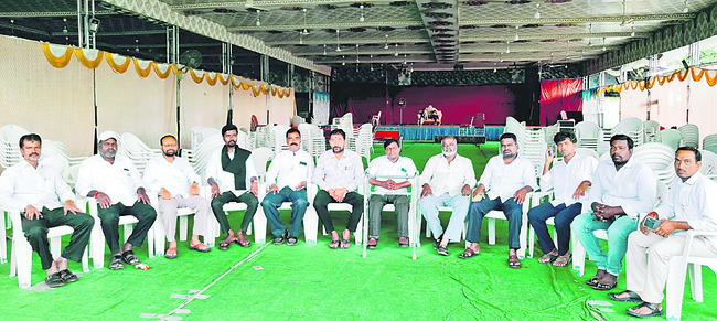 రూ.కోటితో మేకల షెడ్డు 
1