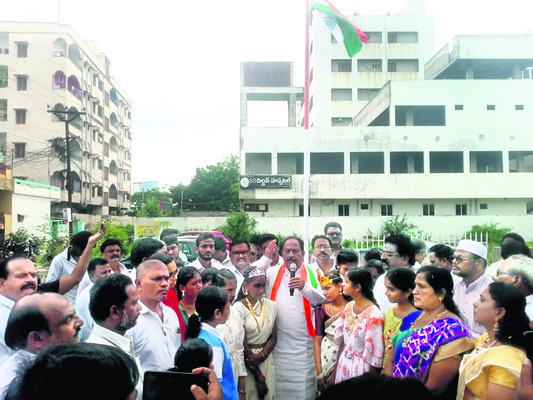 త్యాగధనుల స్ఫూర్తి.. స్వాతంత్య్ర దీప్తి 2