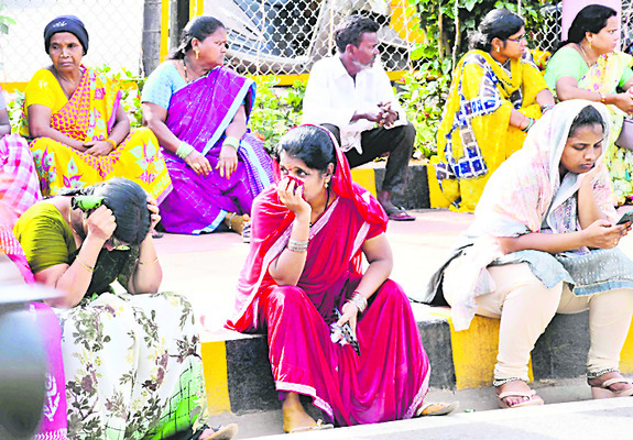 ఆడబిడ్డల అగచాట్లు4