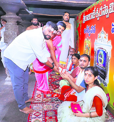 రాజన్నకు ‘పంద్రాగస్టు’ రద్దీ2