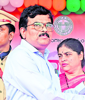 ఉత్తములకు ప్రశంసపత్రాలు2