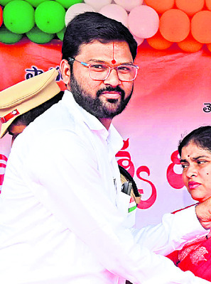 ఉత్తములకు ప్రశంసపత్రాలు1