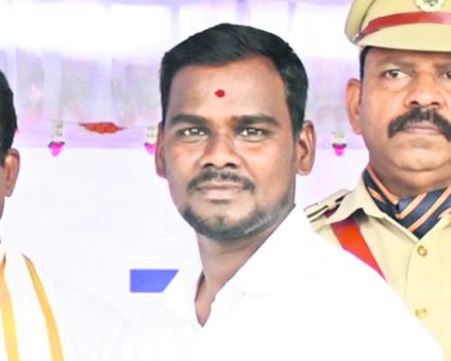 ఉత్తమ సేవలకు పురస్కారం 10