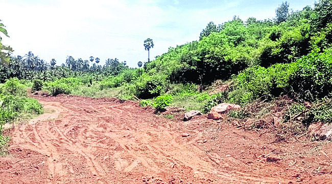 రెచ్చిపోతున్న గ్రావెల్‌ మాఫియా 1