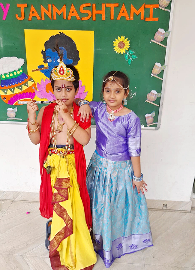 Janmashtami 2025: Beautiful Pics of Kids in Radha and Krishna Getup9