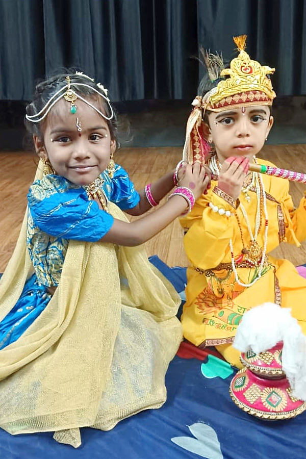 Janmashtami 2025: Beautiful Pics of Kids in Radha and Krishna Getup18