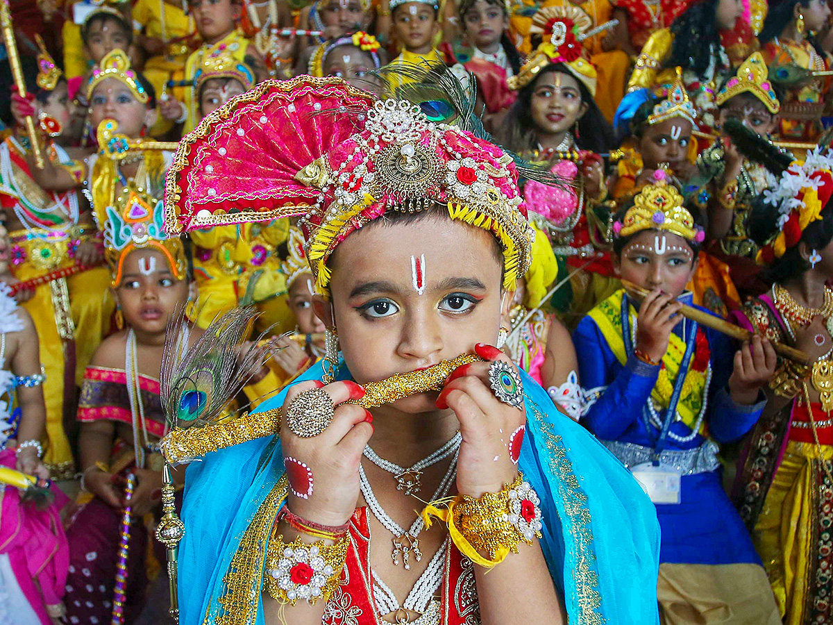 sri krishna janmashtami 2025 images12