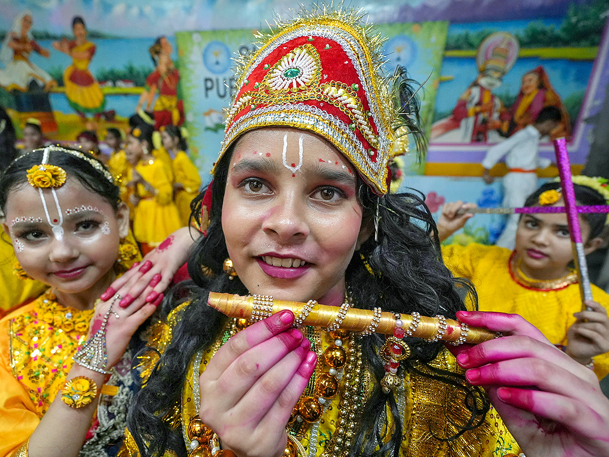 sri krishna janmashtami 2025 images4