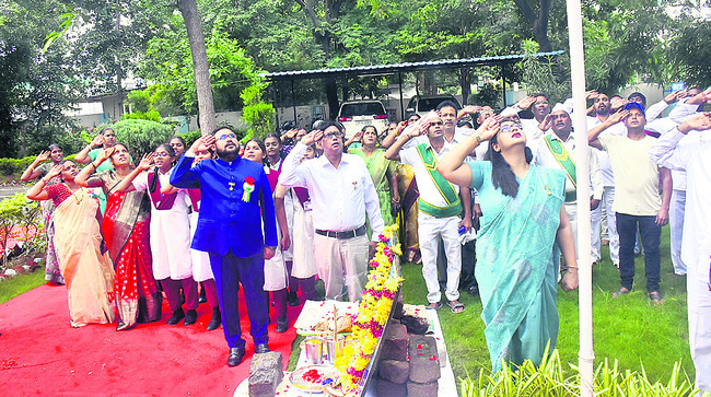 మహనీయుల ఆశయాలతో ముందుకు.. 2