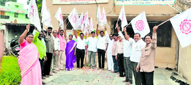 బీడీ కార్మికుల సమస్యలు పరిష్కరించాలి 1