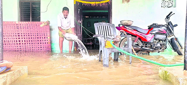 కాలనీలు జలమయం6