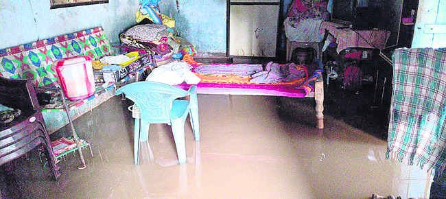 కాలనీలు జలమయం8