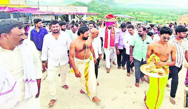 ఆడికృత్తిక ఉత్సవాలకు సారె1