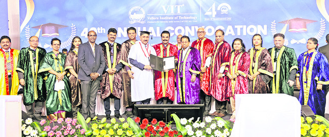 ఉన్నత విద్యకు అధిక నిధులు కేటాయించాలి1