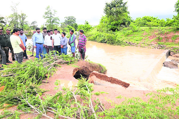 కాలనీలు జలమయం9