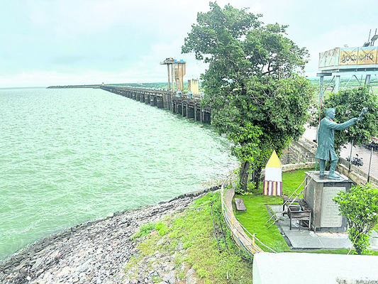 ఎస్సీరెస్పీకి భారీగా వరద1