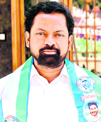 వైఎస్సార్‌సీపీ బీసీ విభాగం కార్యదర్శిగా ధర్మరాజు 
5
