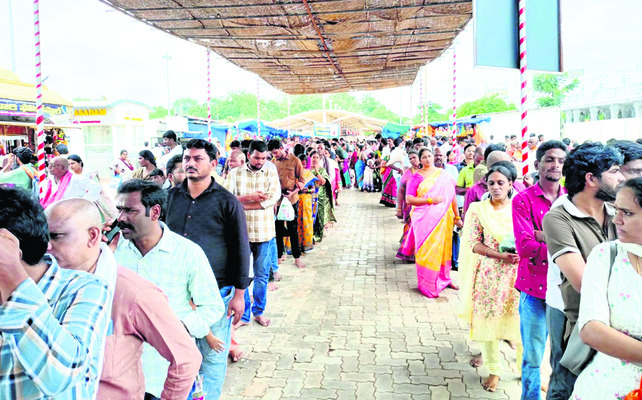 శ్రీవారి భక్తులకు ‘సెల్‌’ కష్టాలు 1