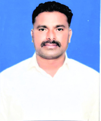 రేకుల షెడ్డు వేసుకుని..
2