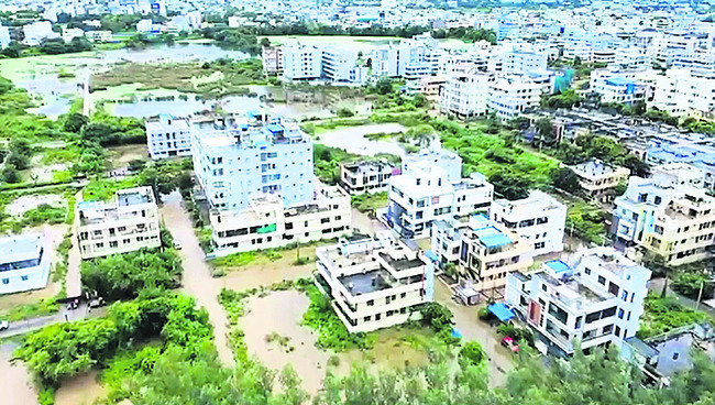 కాలనీలు జలమయం11