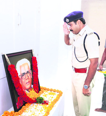 గౌతు లచ్చన్న జీవితం ఆచరణీయం 1