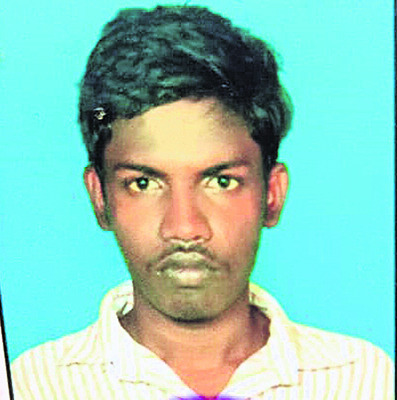 రైల్లోంచి జారిపడి ముగ్గురి దుర్మరణం 1