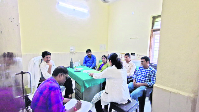 అన్ని రకాల మందులు అందుబాటులో ఉంచాలి 1