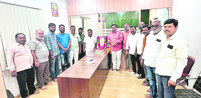 వాజ్‌పేయి ఆశయాలు సాధిద్దాం 
1