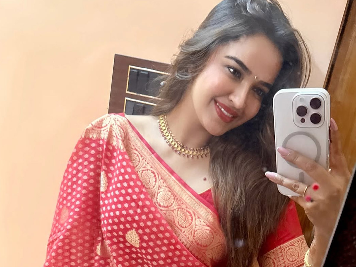 Actress Pujita Ponnada performed Varalakshmi vratham Pooja Photos10