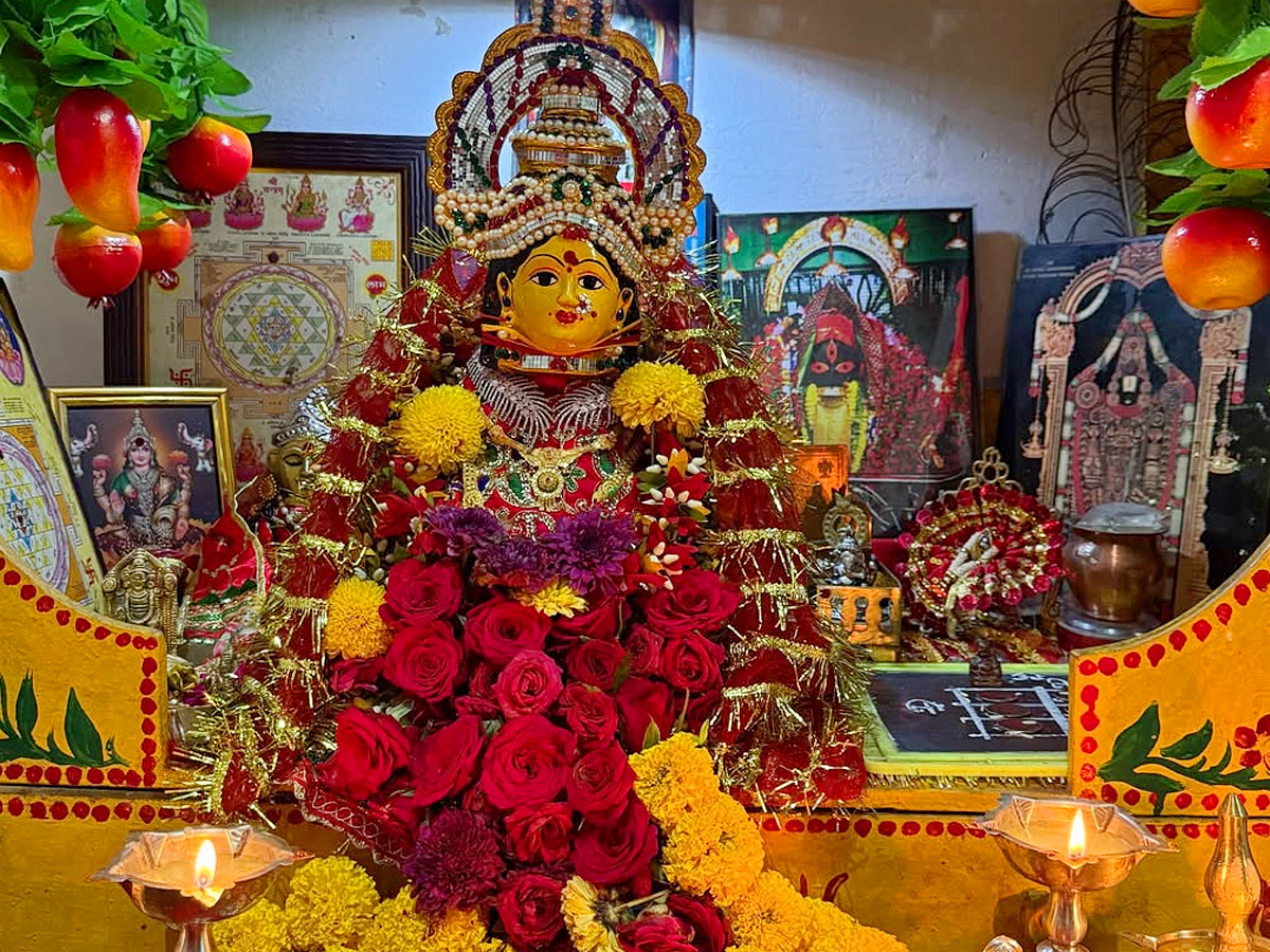 Actress Pujita Ponnada performed Varalakshmi vratham Pooja Photos2