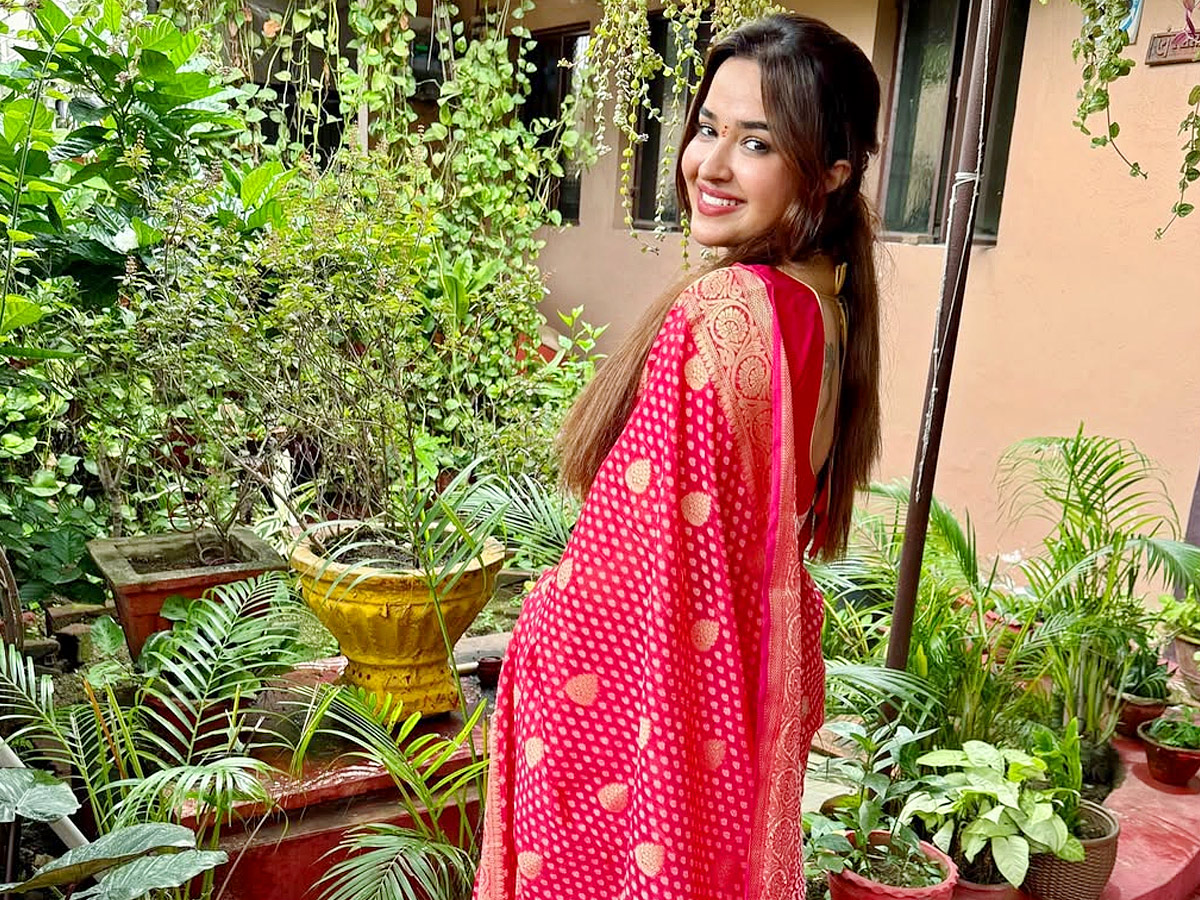 Actress Pujita Ponnada performed Varalakshmi vratham Pooja Photos3
