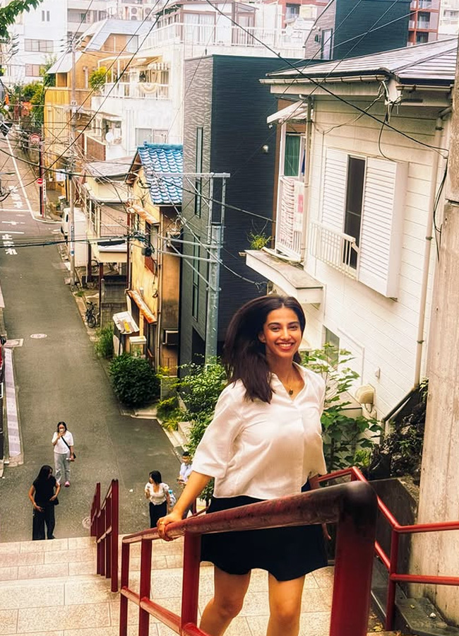 Meenakshi Chaudhary Japan tour (Photos)15