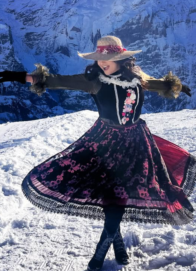 Coolie Fame Rachita Ram Full Details12