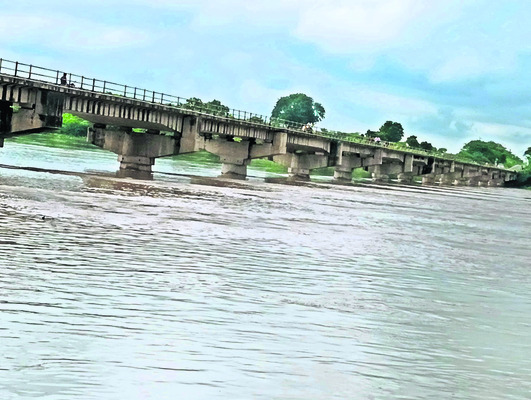 వరద ఉధృతి3