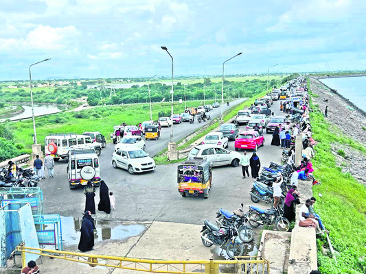 వరద ఉధృతి1