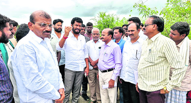 పంటనష్టంపై క్షేత్రస్థాయి పరిశీలన2