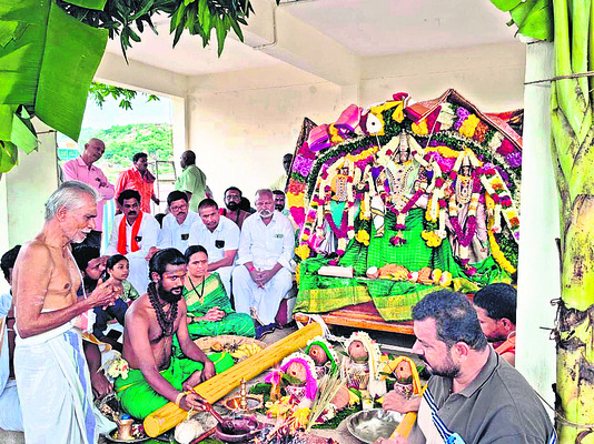 తెప్పపై సుబ్రహ్మణ్యస్వామి విహారం2
