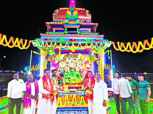 తెప్పపై సుబ్రహ్మణ్యస్వామి విహారం1