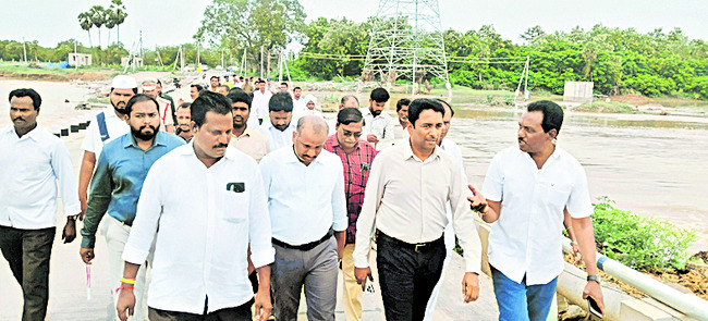 నిత్యాన్నదానానికి రూ. లక్ష విరాళం 2
