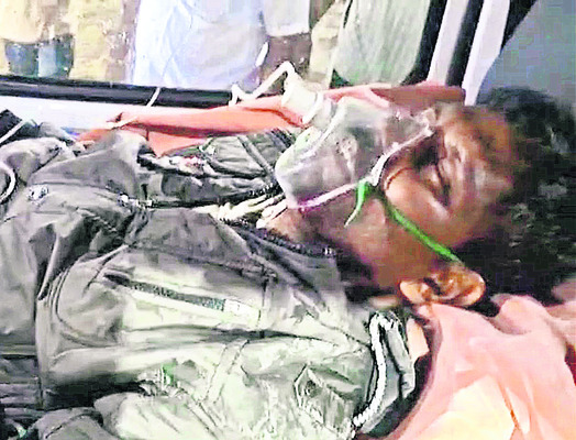 రోడ్డుప్రమాదంలో ఇద్దరికి తీవ్రగాయాలు1