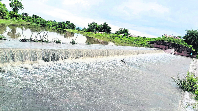 పాల్వంచవాసికి రెండు ఉద్యోగాలు1