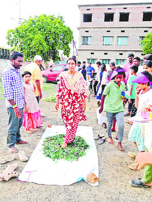 పుస్తక మహోత్సవంలో చిన్నారుల సందడి1