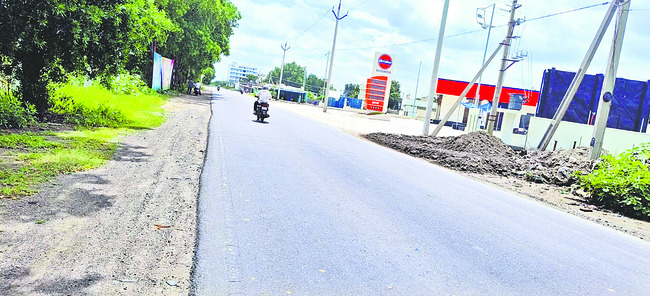 రోడ్డెక్కని ఫోర్‌ లైన్‌ పనులు.!1