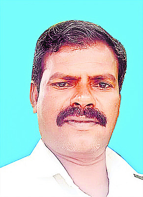 తక్షణమే రోడ్డు నిర్మించాలి 
5