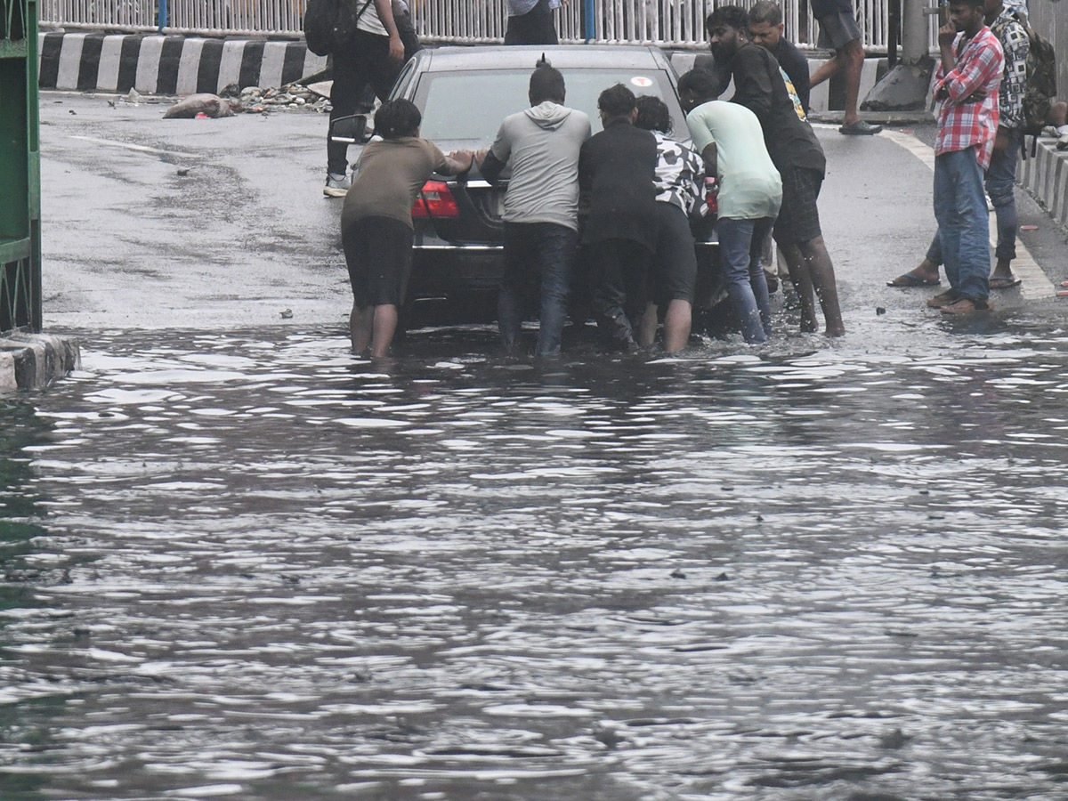 Heavy Rain in Visakhapatnam Today13